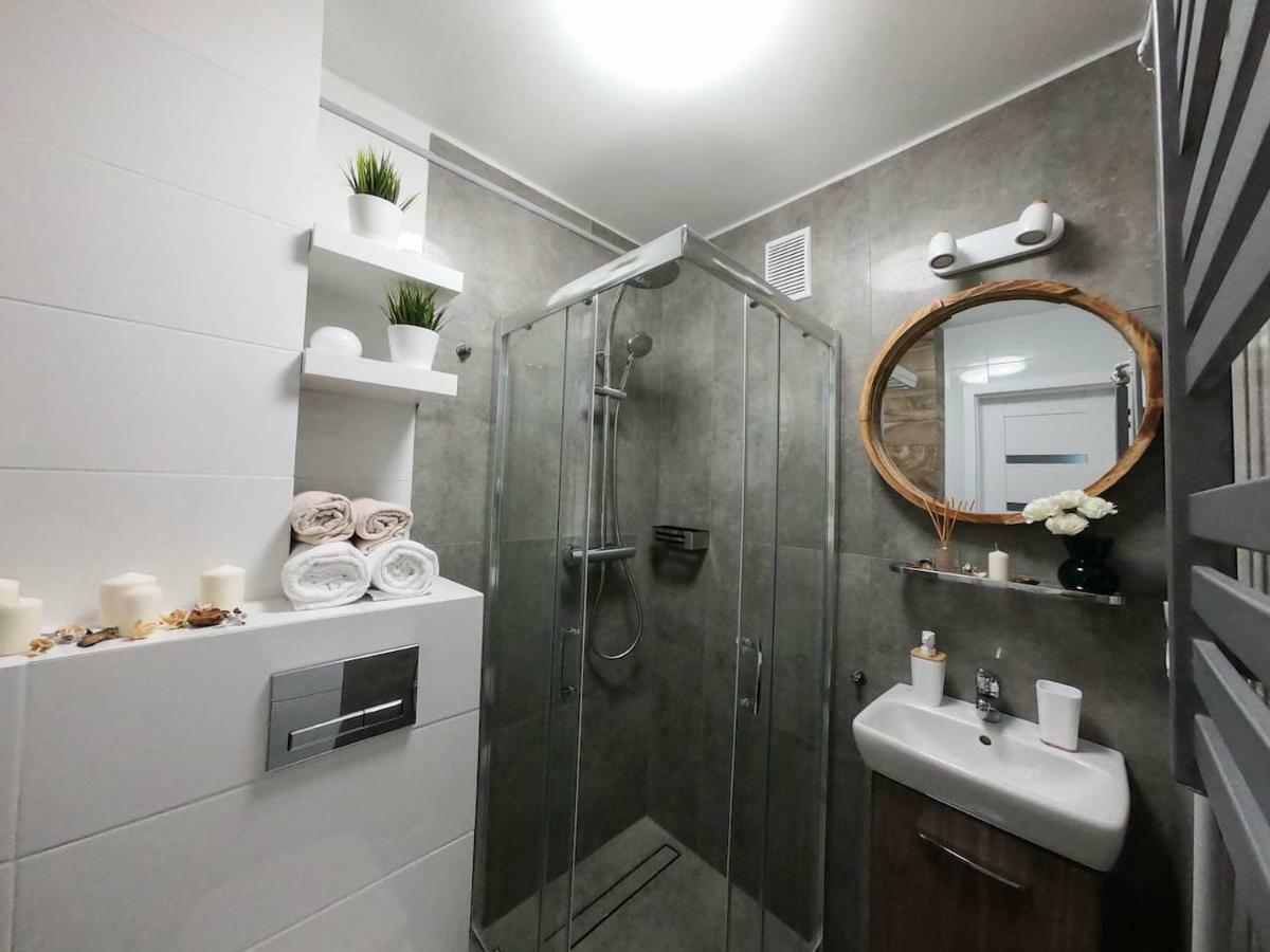 New Apartment - 300 M Town Hall - 3 Rooms - 7 People Breslavia Exterior foto